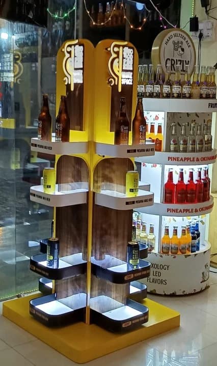 Woodpecker floor-standing display
