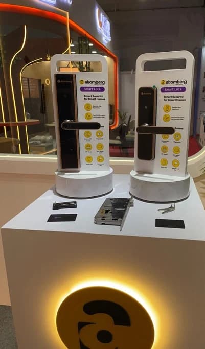 Premium retail product display